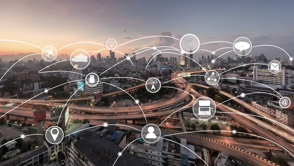 Illustrasjonsbilde av en stor by med motorvei hvor mange symboler og linjer er tegnet i luften over for å symbolisere internett og dataflyt