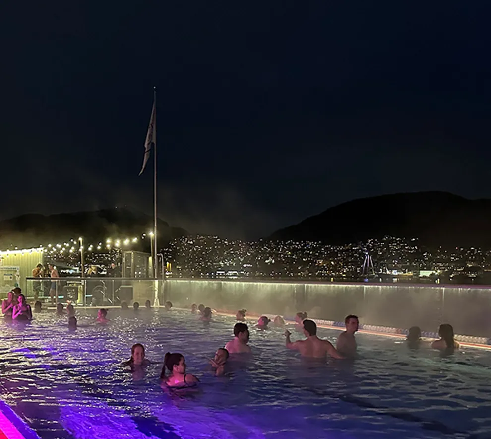 Fotografi av personer som bader på Nordnes