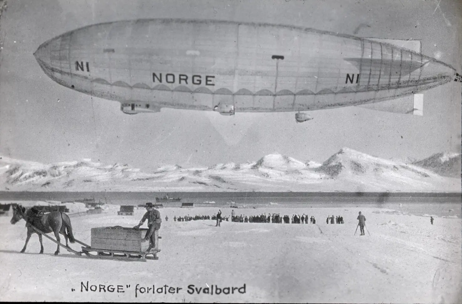 Luftskip Norge i luften over Svalbard