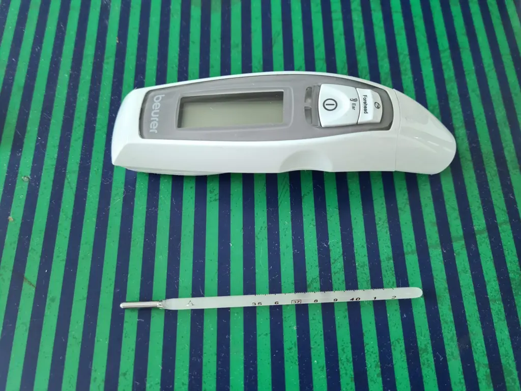 Kvikksølvtermometeret og infrarød-termometer