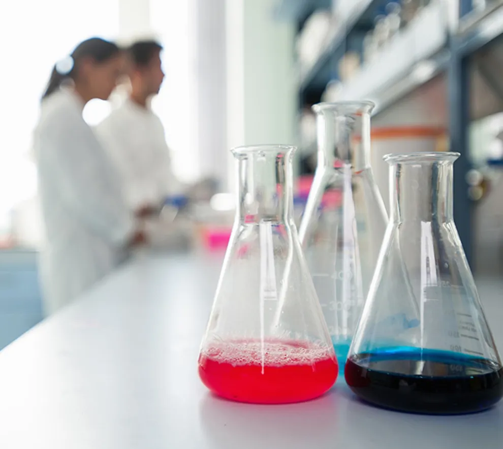 Studenter på laboratium