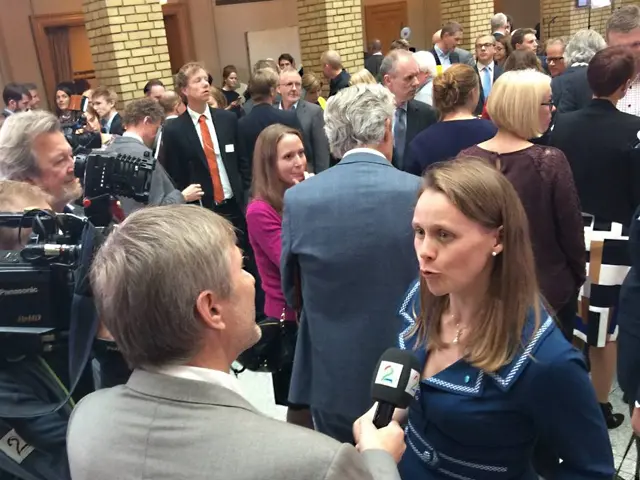 Lise Lyngsnes Randeberg i vandrehallen i Stortinget