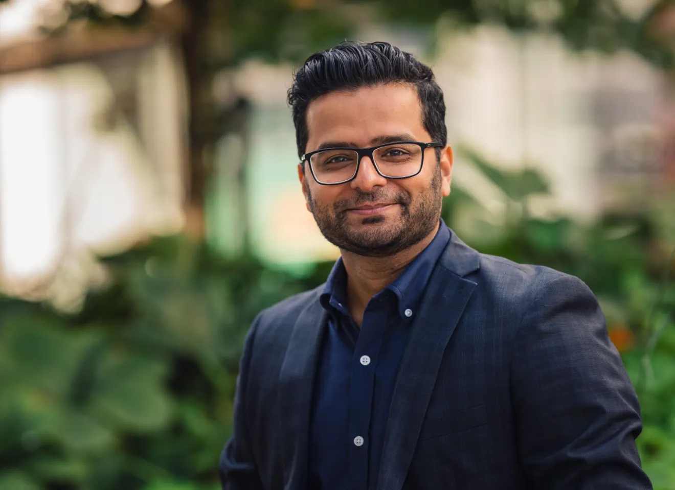 Ali Ahmed, advokat i Tekna