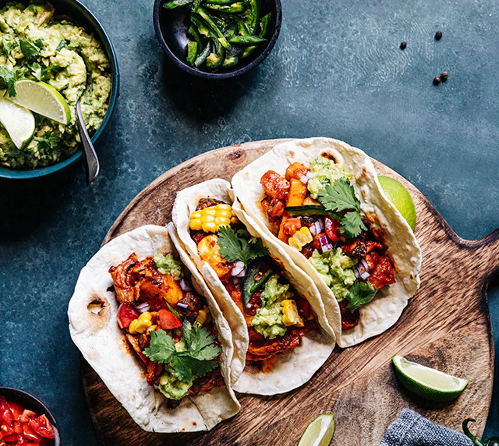 Tre tacolefser som er fylt med god mat