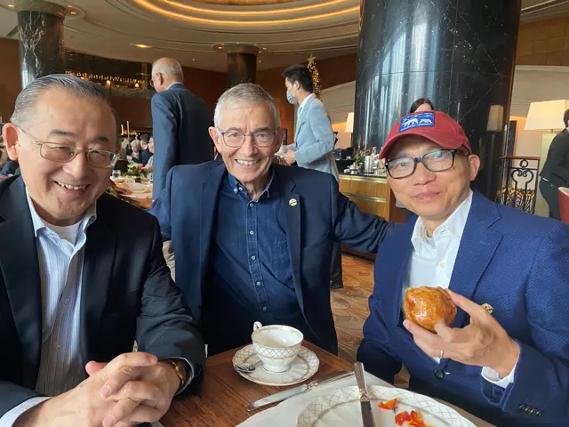 Norsk professor med 2 andre personer