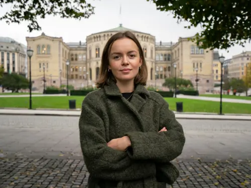 Rebekka Lie foran Stortinget