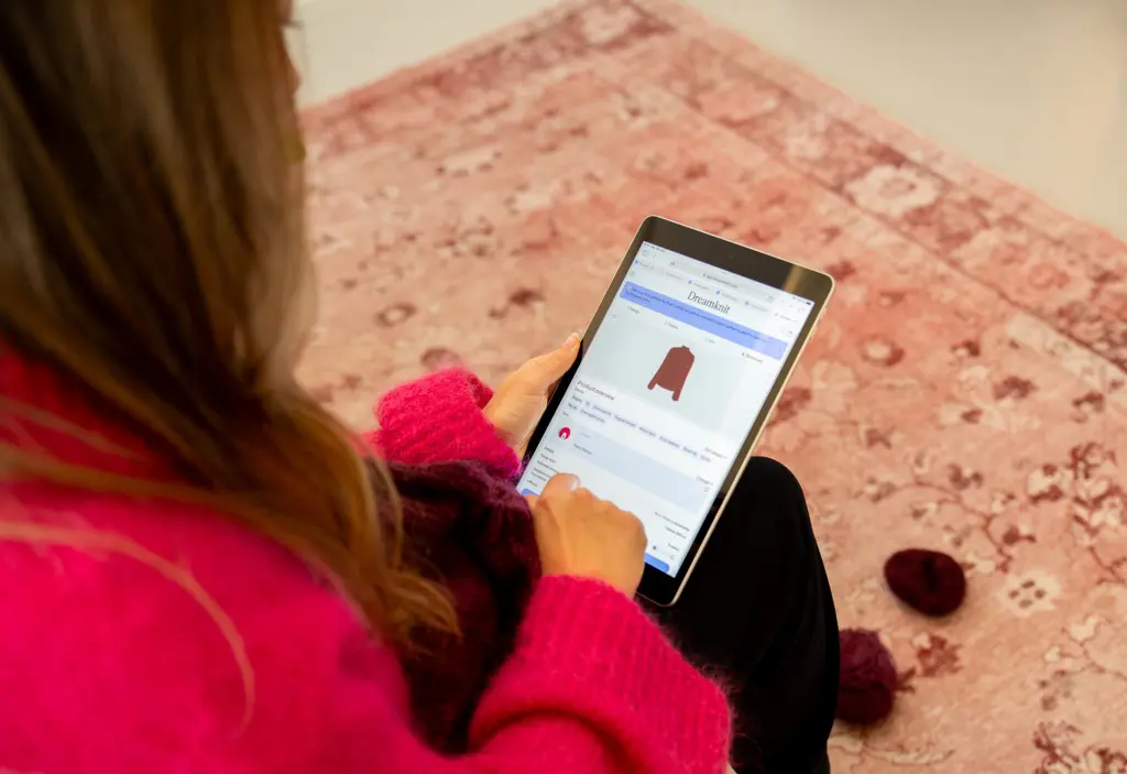 ser på strikking på mobil