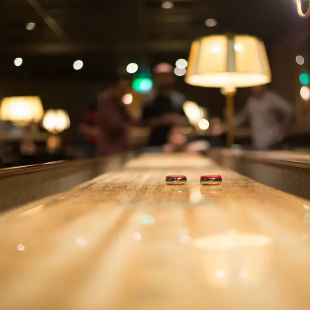 Shuffleboard bane