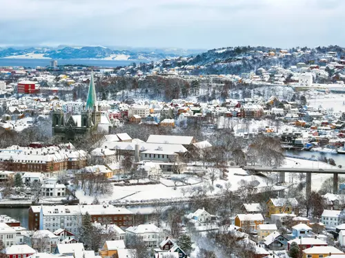 Utsikt over Trondheim med Nidarosdomen