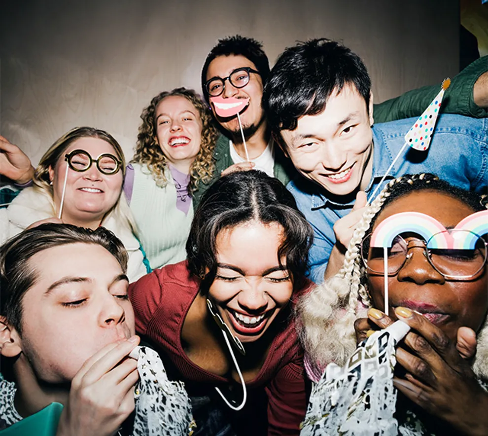 Studenter som feirer