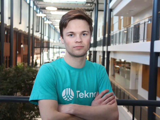 Erlend Hermansen i Tekna t-skjorte