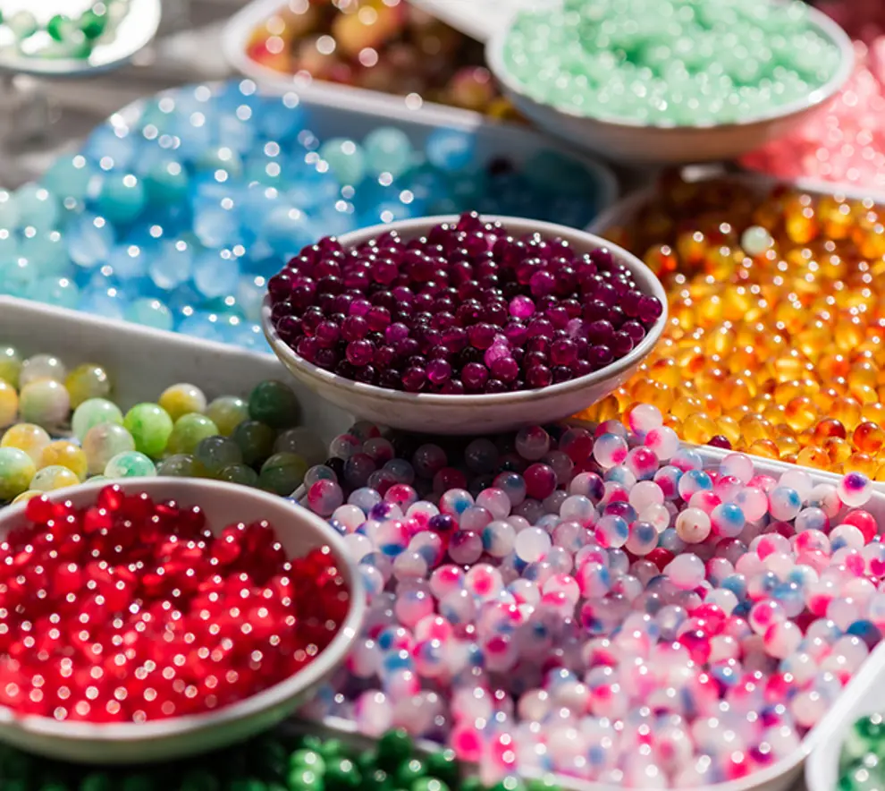 Nærbilde av forskjellige perler