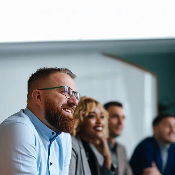 Mennesker som smiler