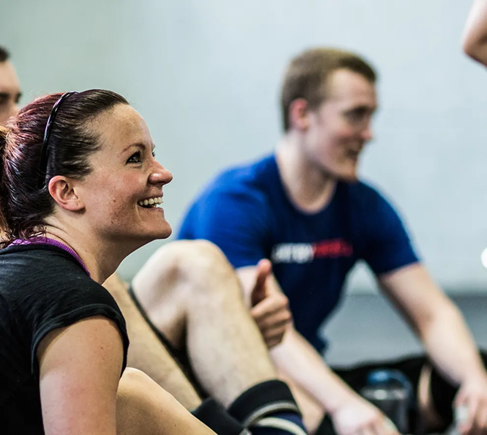 Crossfit gruppeøkt i treningssal