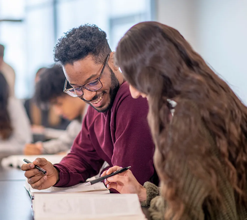 Studenter som studerer