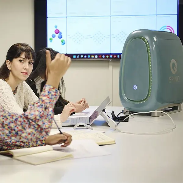 To studenter med kvantedatamaskin