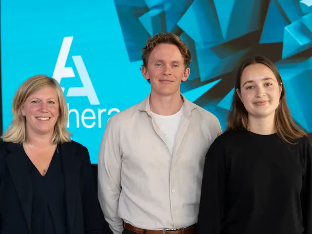 Tone Juel, Torleif Tollefsrud Gjølberg og Simone Mester 