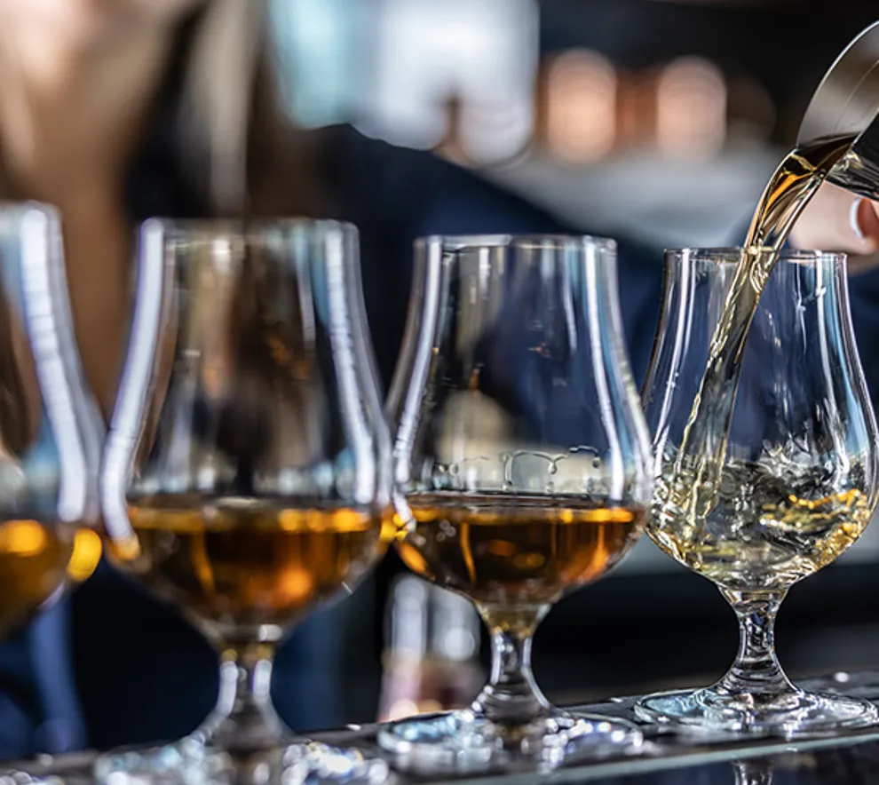 Flere glass med whiskey