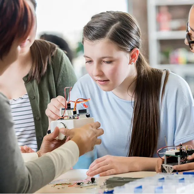 Elev som lærer teknologi