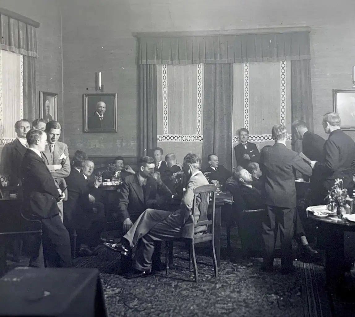 Fra selskapsklubb til fagforening