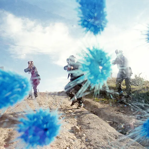 Personer som spiller paintball