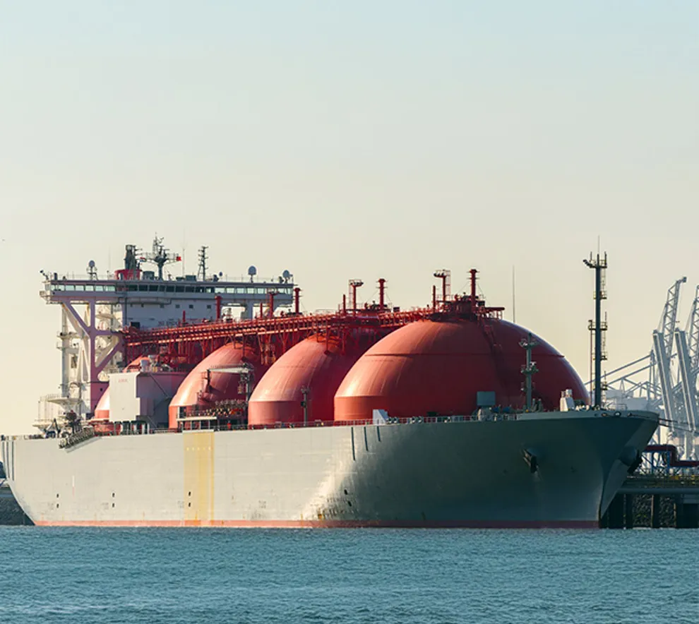 LNG-skip ved havn