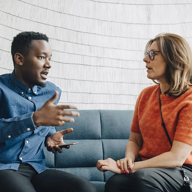 En samtale mellom mann og kvinne