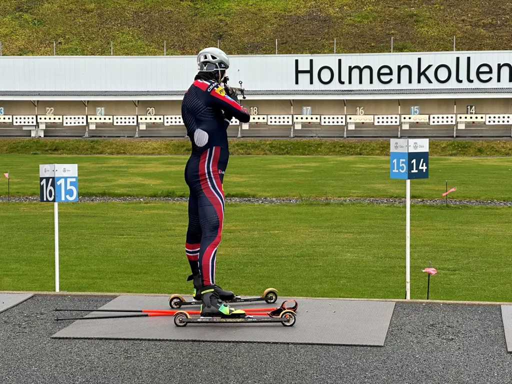 Mann stående skyting Holmenkollen
