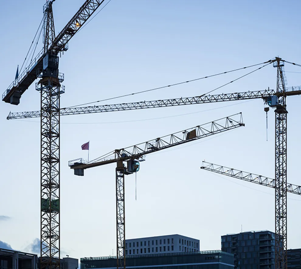 Heisekraner over Bjørvika