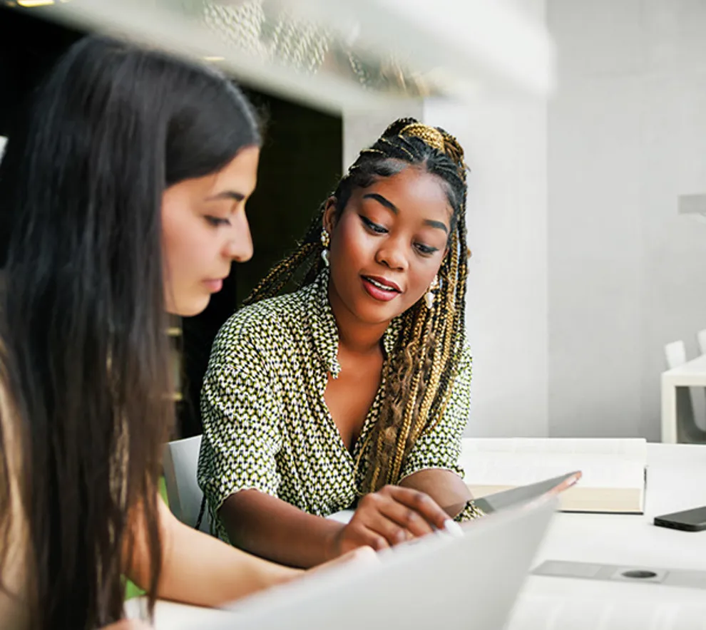 Studenter som studerer