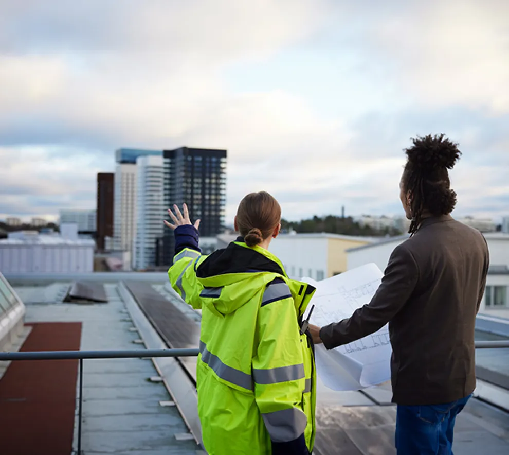 To personer på befaring