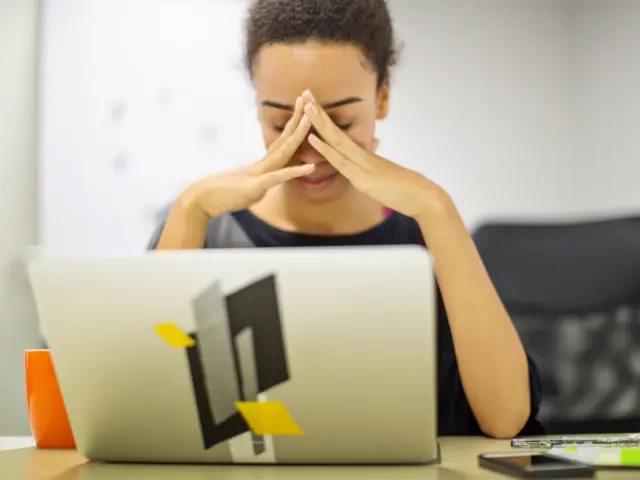 kvinne med bekymringer