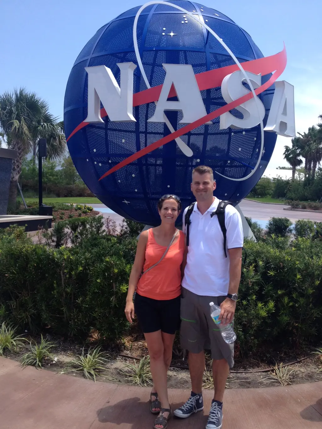 Et par foran NASA-symbol i USA