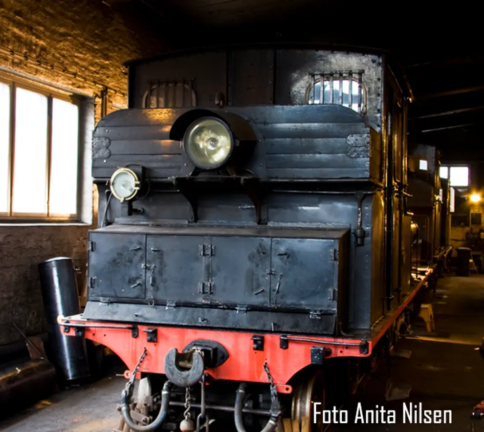 Et gammelt tog stilt ut på Grovane