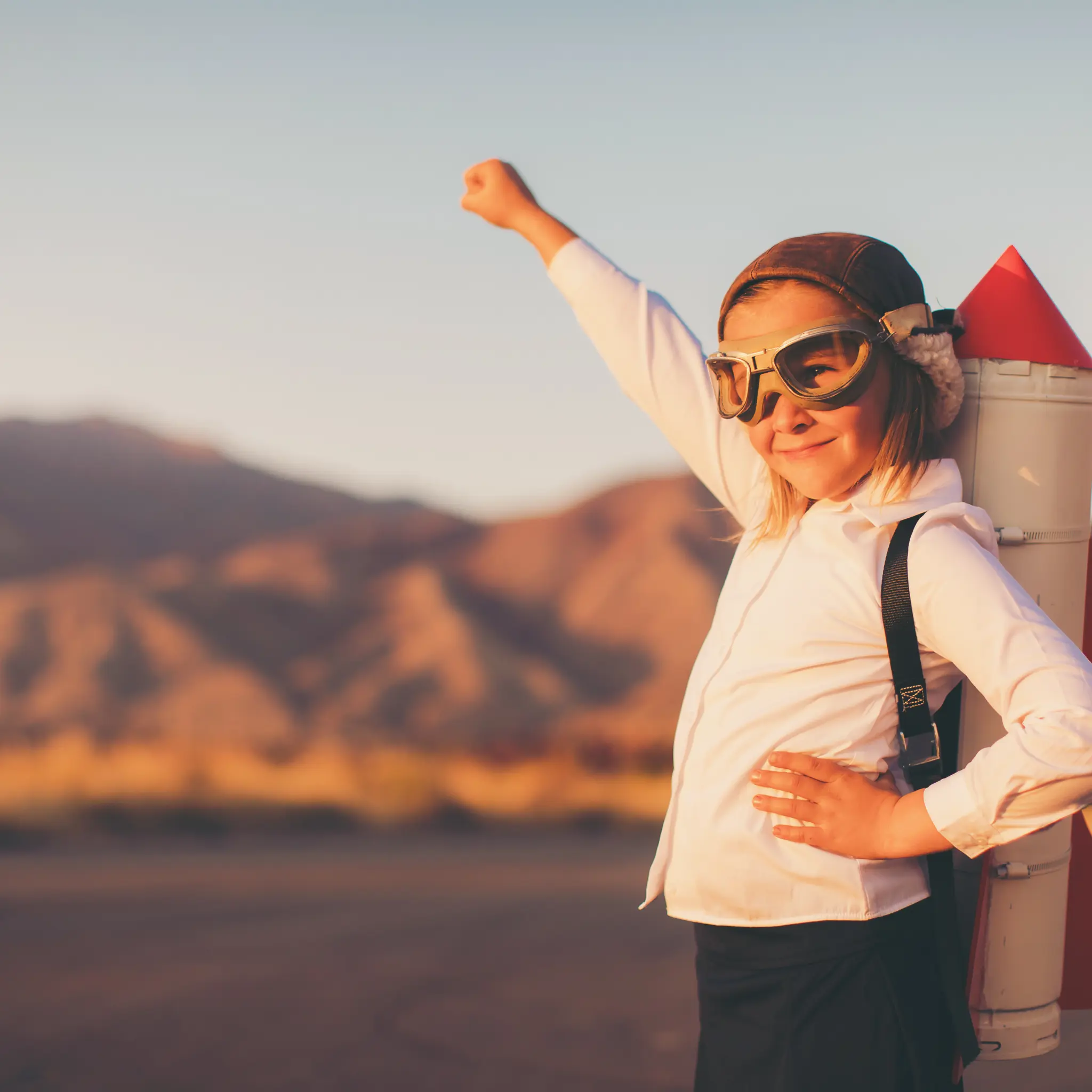 ung jente med hjemmelaget rakett