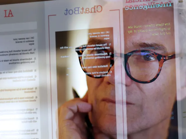 Morten Forfang som ser på AI-nettside