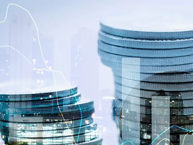 Penger, urbant landskap og grafer som svinger opp og ned
