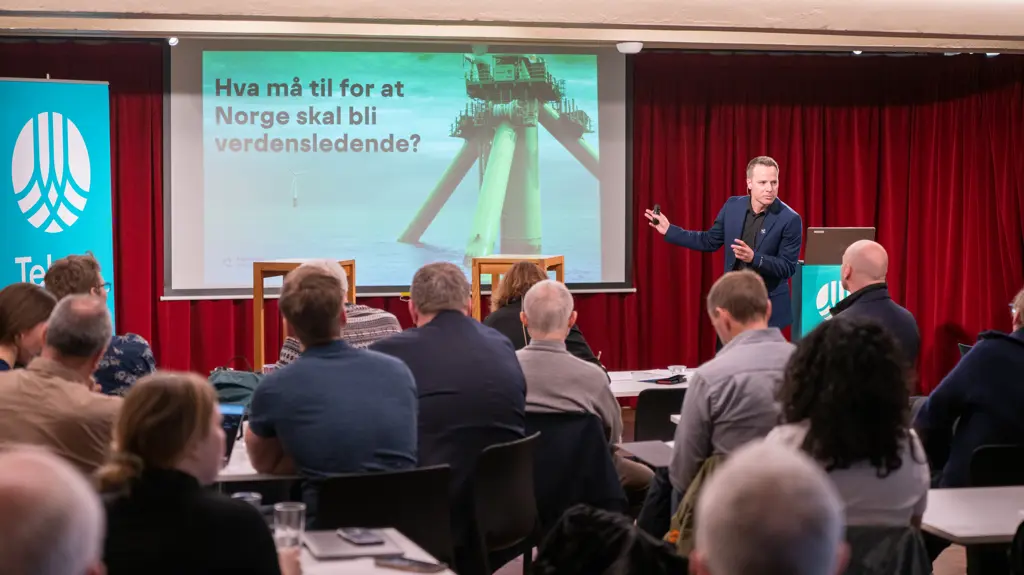 Arne Vatnøy i Norwegian offshore vind holder presentasjon på Litteraturhuset