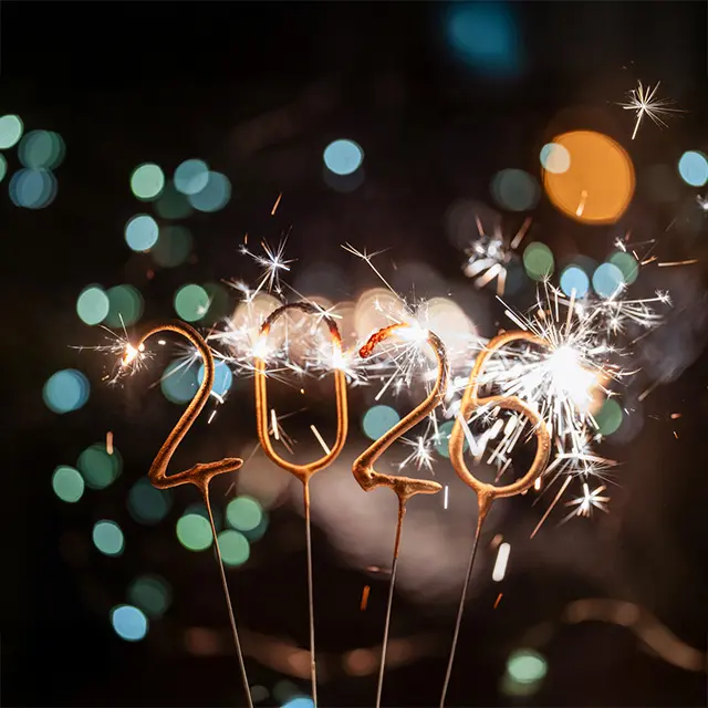 Tallene 2026 omgitt av fyrverkeri