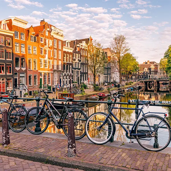 En kanal i Amsterdam