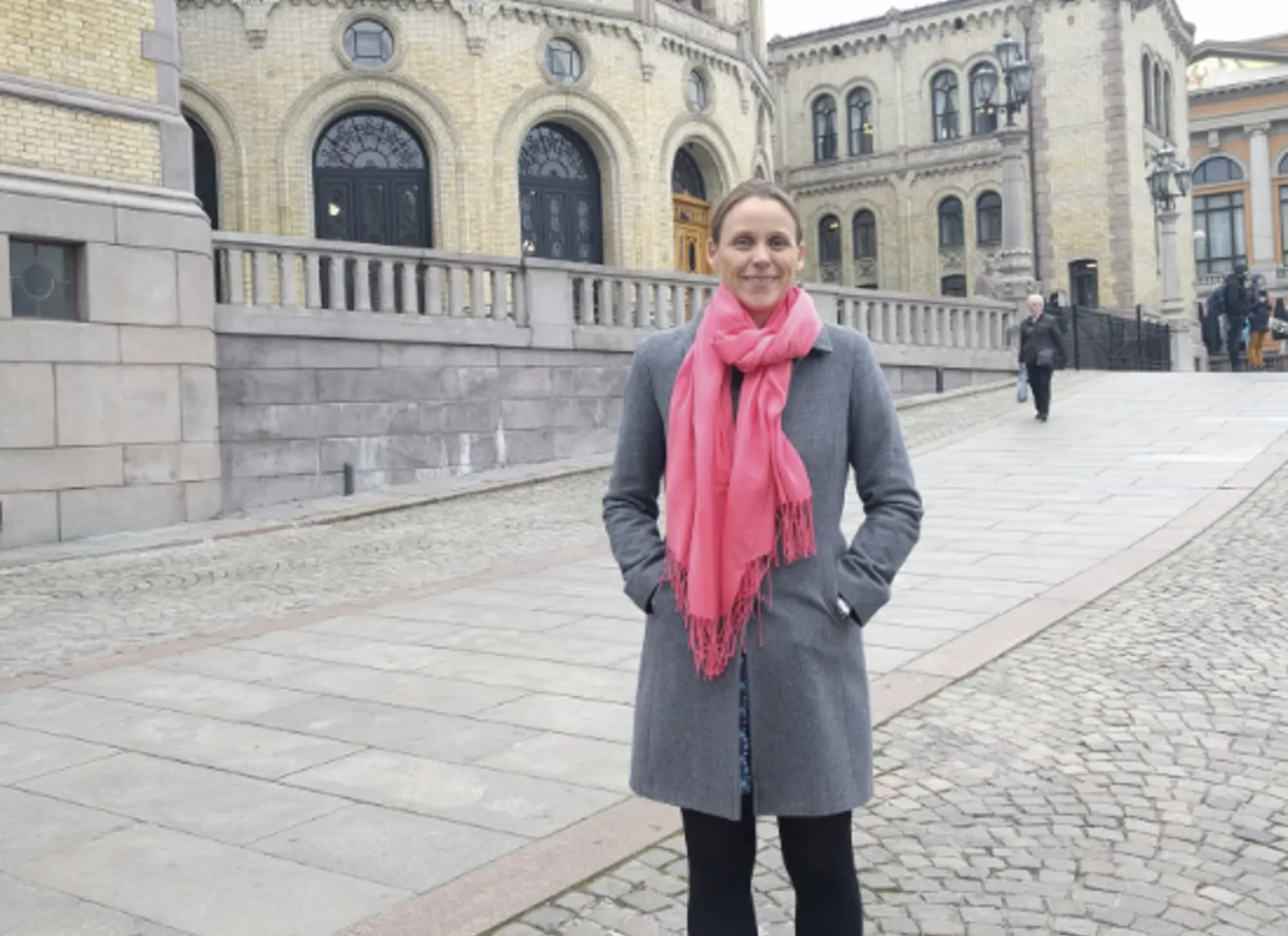 Lise Lyngsnes Randeberg foran Stortinget