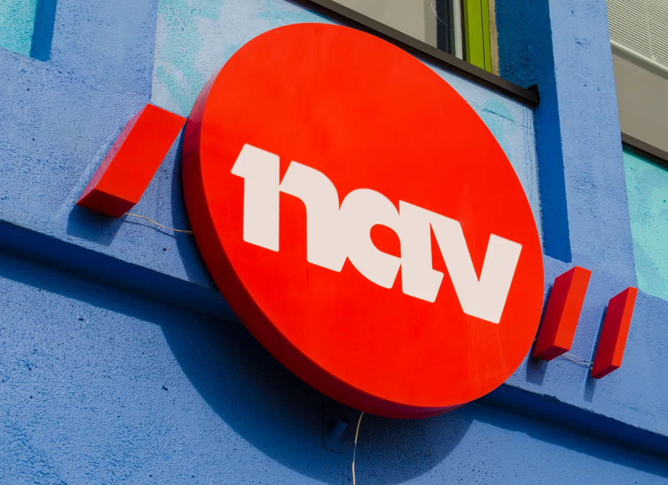 NAV logo over inngangen