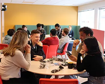 spacehackathon25_bilde1_350px.jpg