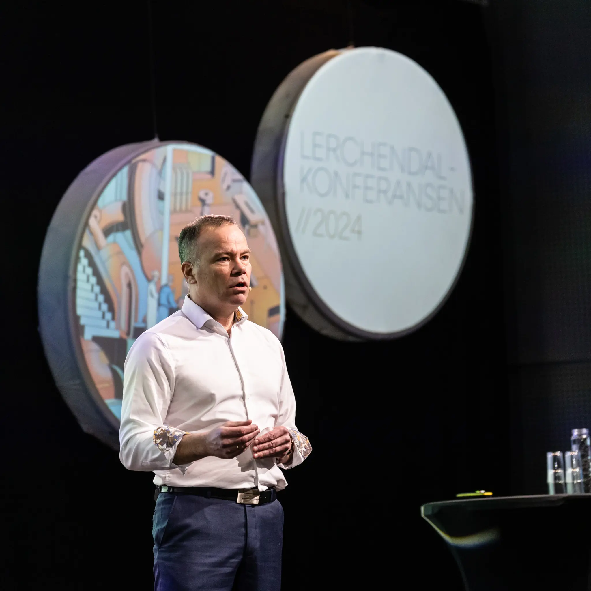 Bilde av Tomas Norvoll som taler på Lerchendal konferansen