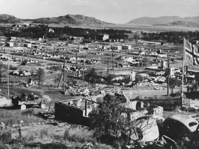Kirkenes etter brent jord i 1945